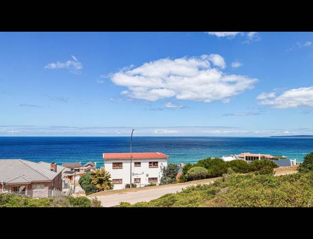 5 BEDROOM HOUSE FOR SALE IN DANA BAY